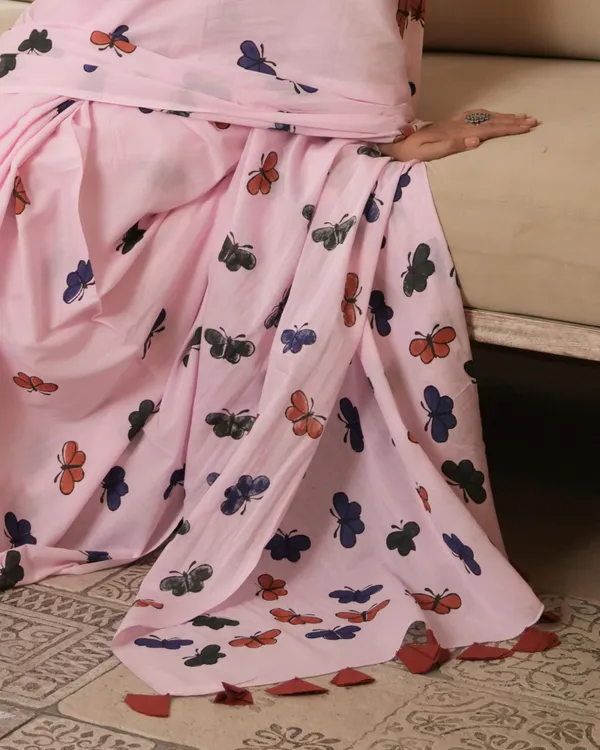 Multicolour_Cotton_Butterfly_Kisses_H_Block_Printed_Mul_Saree_With_Tassels_For_Women